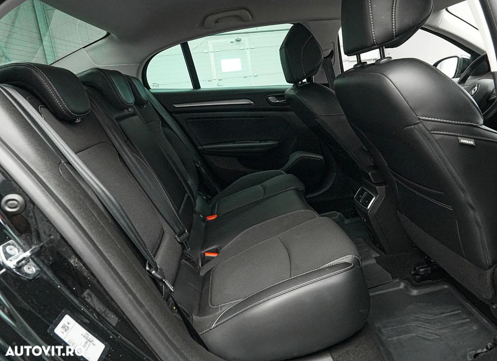 Renault Megane TCe 140 GPF EDC Equilibre - 17