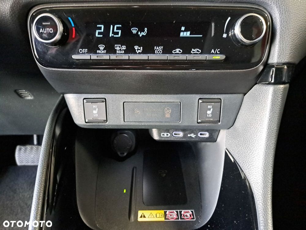 Toyota Yaris Hybrid 1.5 Style - 25