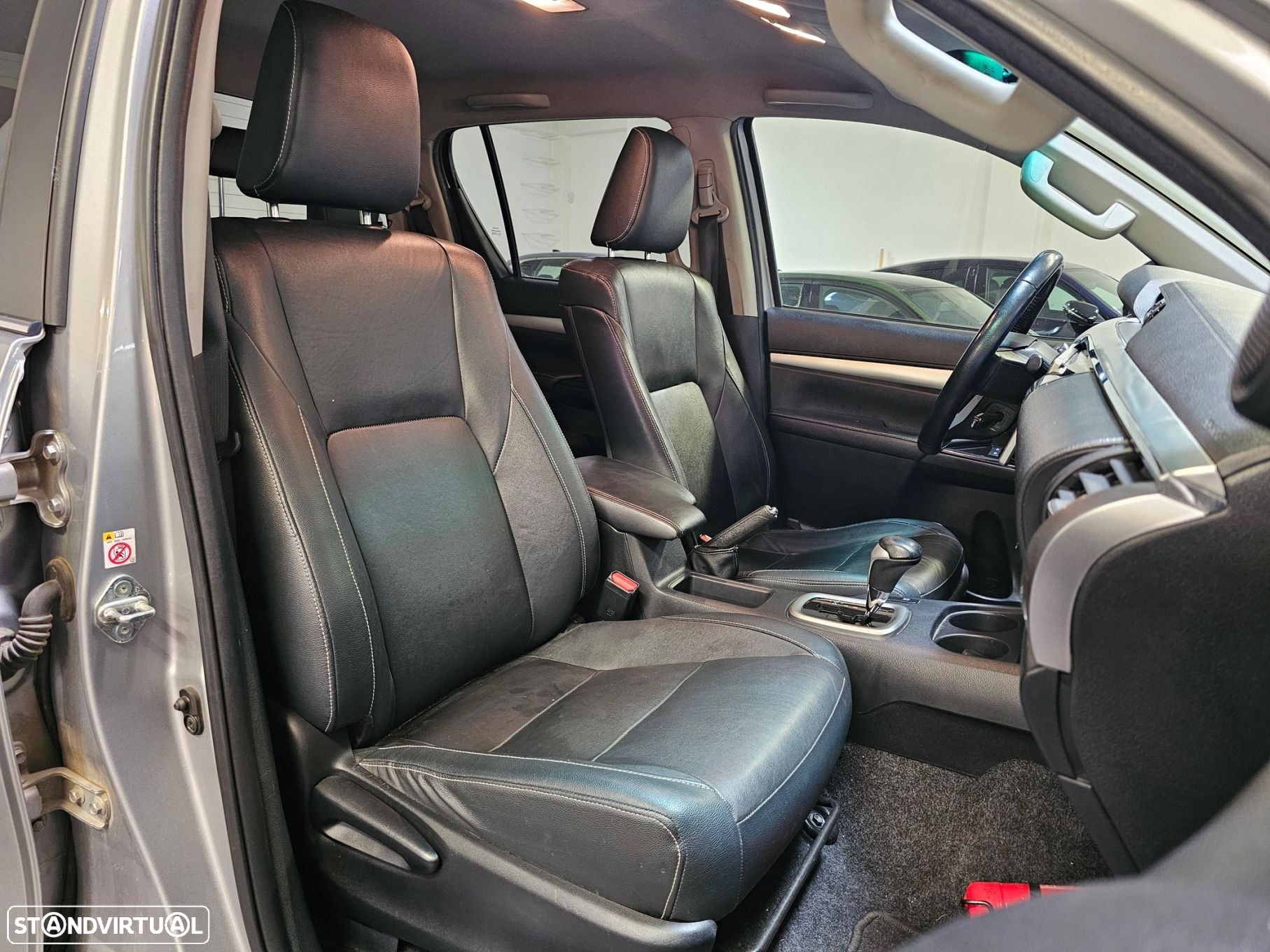Toyota Hilux 4x4 Cabine Dupla Auto Executive - 27