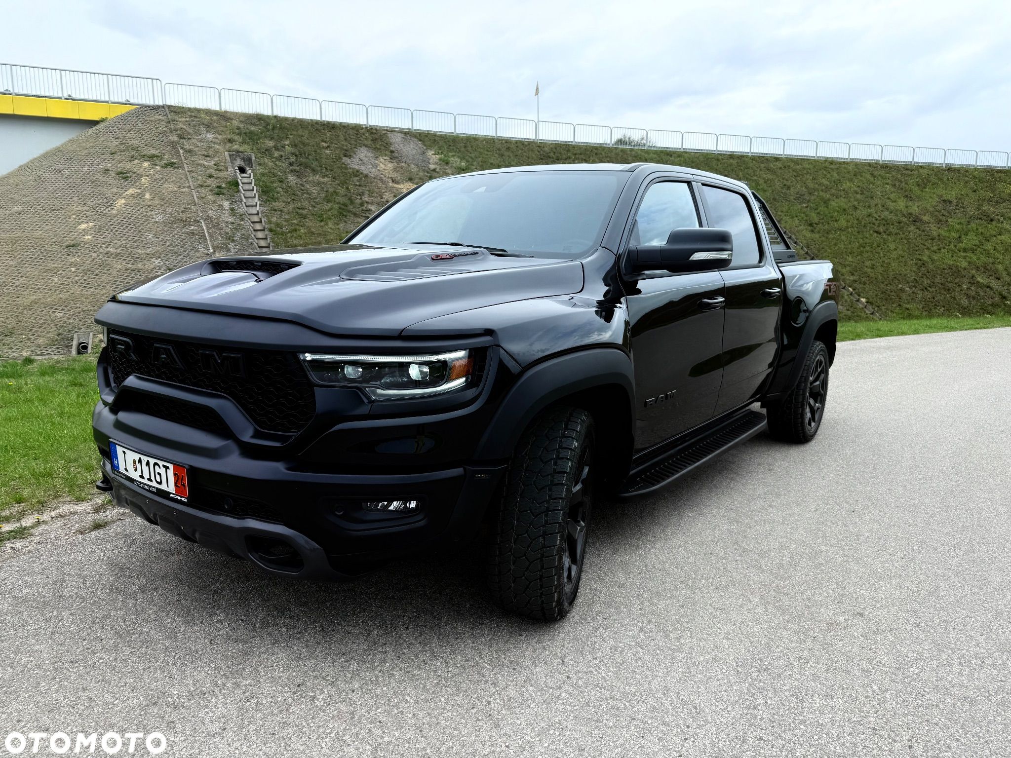 Dodge RAM TRX - 1
