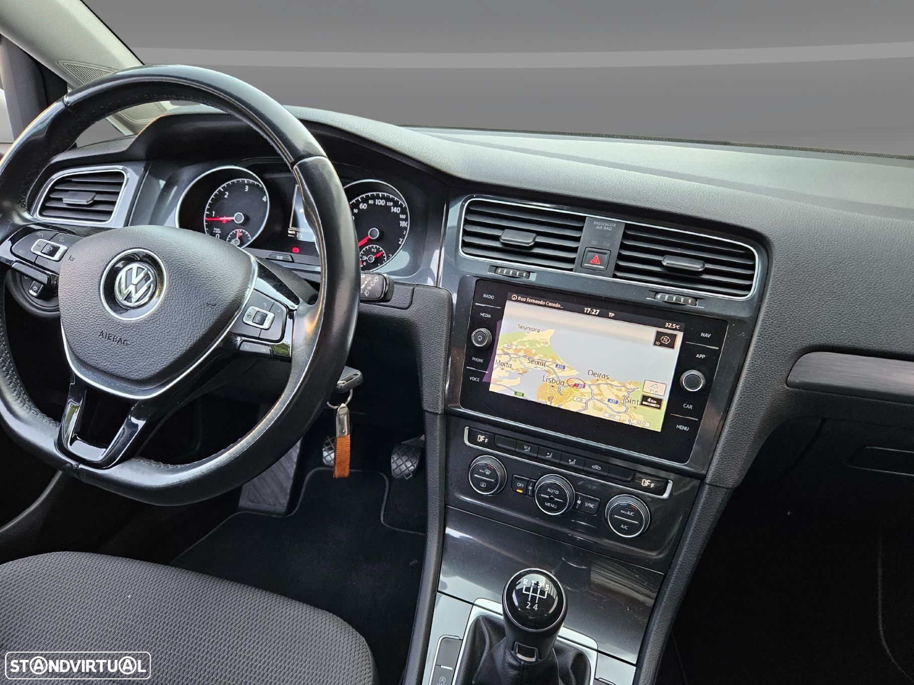VW Golf Variant 1.6 TDi Confortline - 26