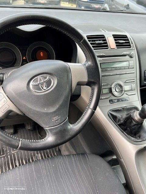 Toyota Auris 1.4 VVT-i AC - 19