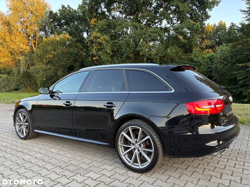 Audi A4 Avant - 11