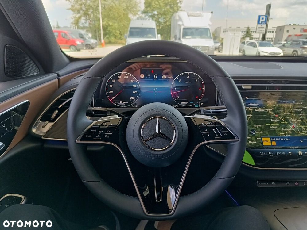 Mercedes-Benz Klasa E - 27