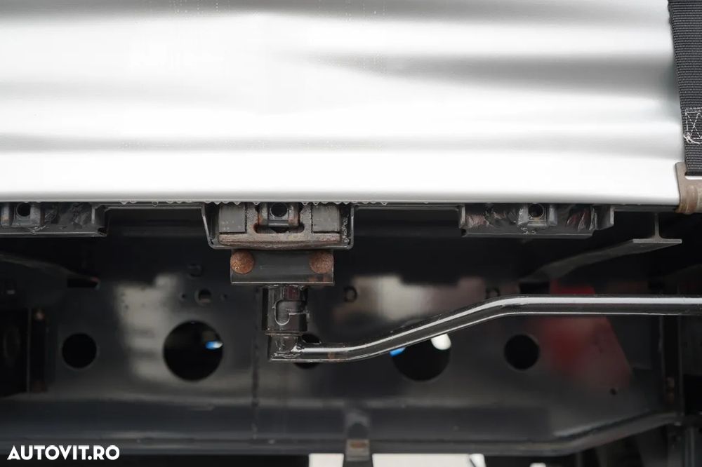 Wielton REMORCĂ CU CORTINĂ WIELTON STANDARD / ACOPERIȘ LVT / SISTEM BDE - STALPINI CULISANȚI / AXĂ RIDICABILĂ / PUȚIN FOLOSITĂ - 25