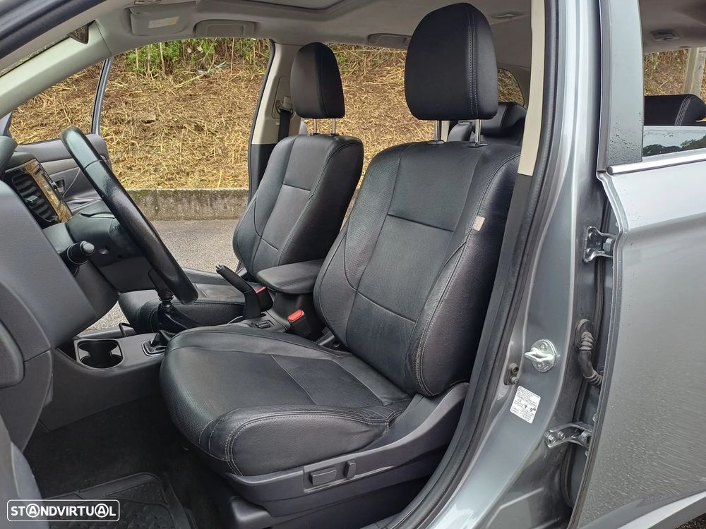 Mitsubishi Outlander 2.2 DI-D Instyle Navi 4WD - 6