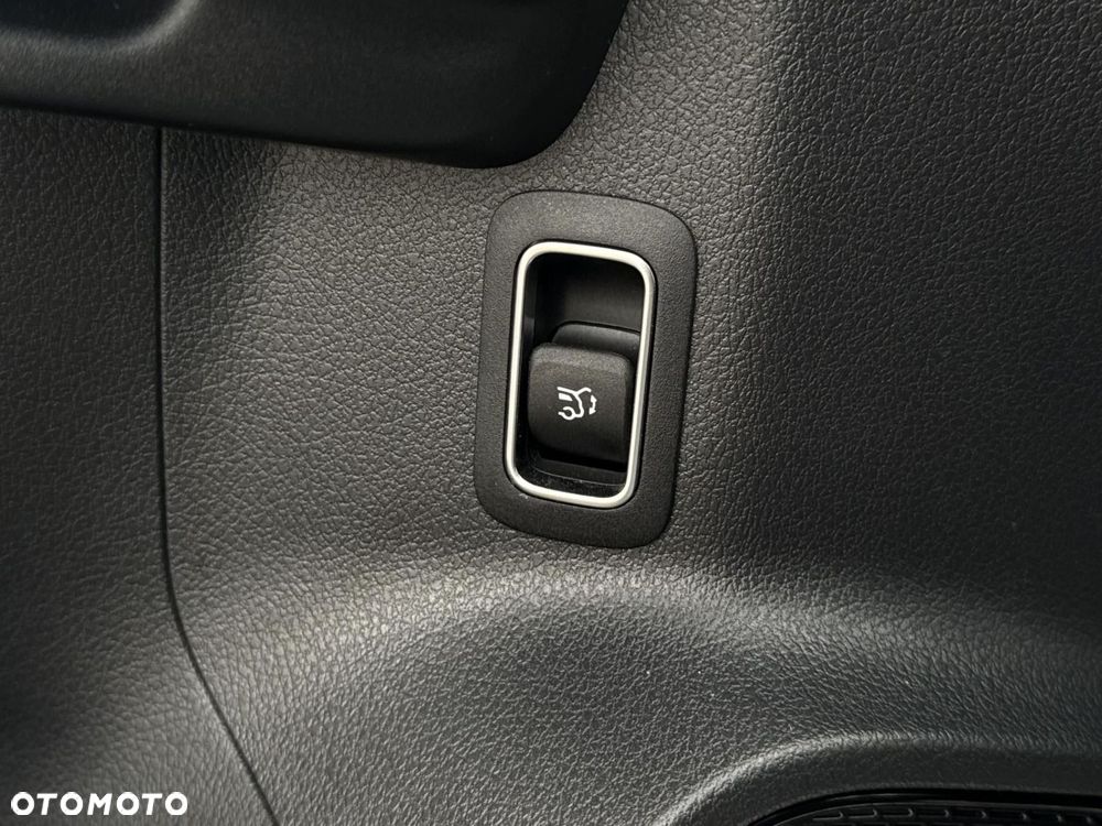 Mercedes-Benz GLA - 26