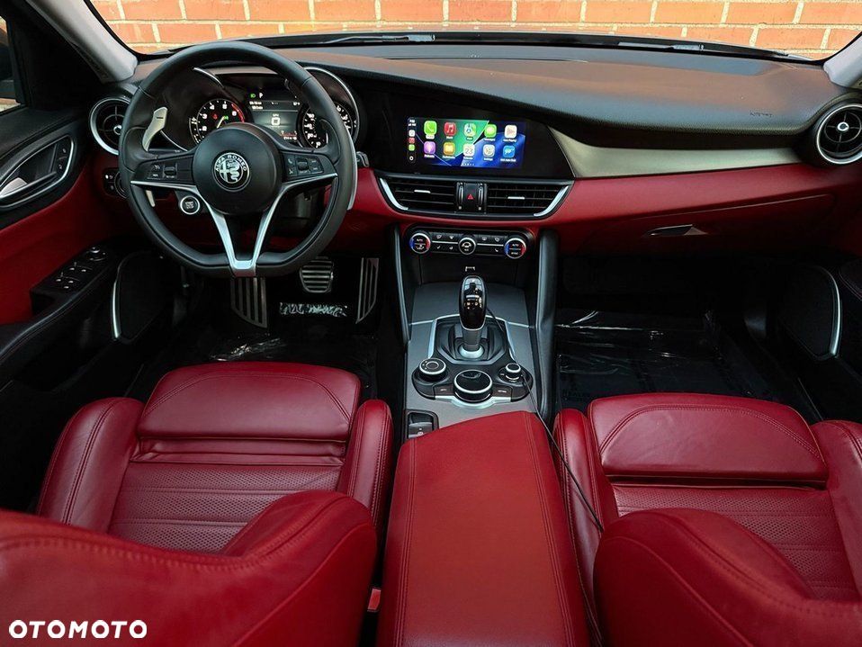 Alfa Romeo Giulia 2.0 Turbo 16V AT8 Veloce Ti - 10