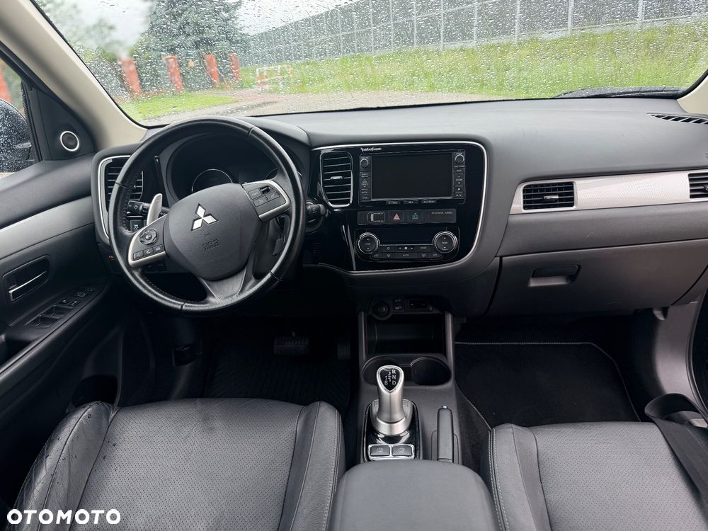 Mitsubishi Outlander - 29