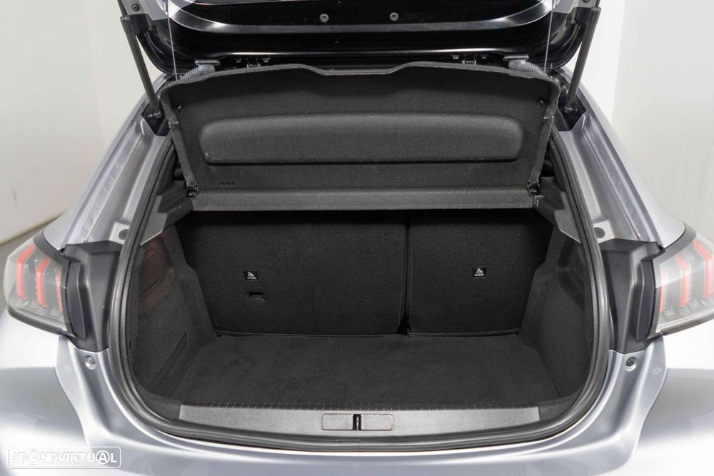 Peugeot e-208 50 kWh GT - 13