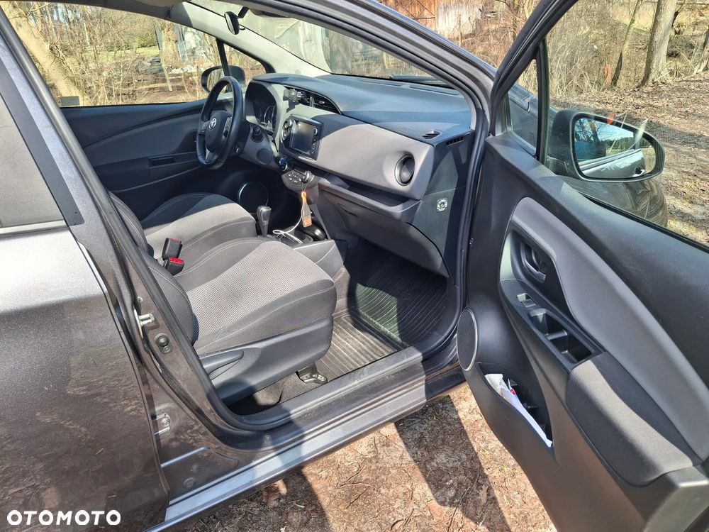 Toyota Yaris Hybrid 100 Dynamic EU6 - 15