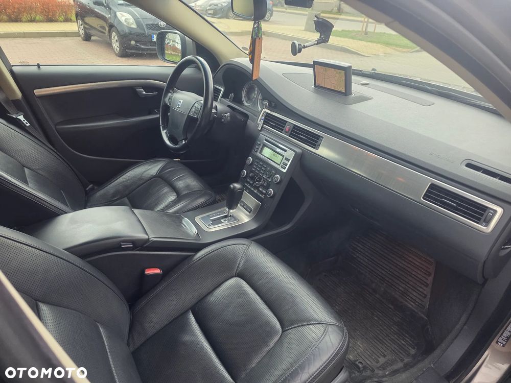 Volvo XC 70 3.2 AWD Momentum - 13