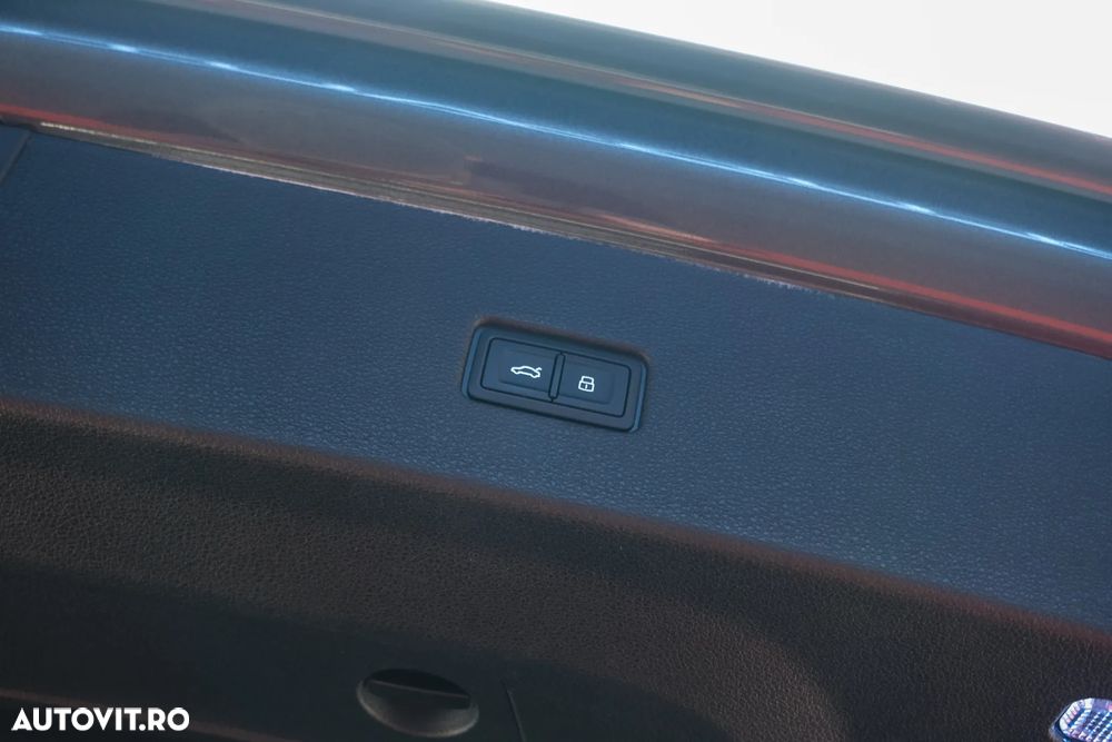 Audi Q8 55 TFSI quattro Tiptronic MHEV - 33
