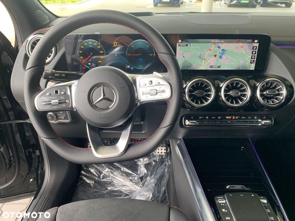 Mercedes-Benz EQA - 7