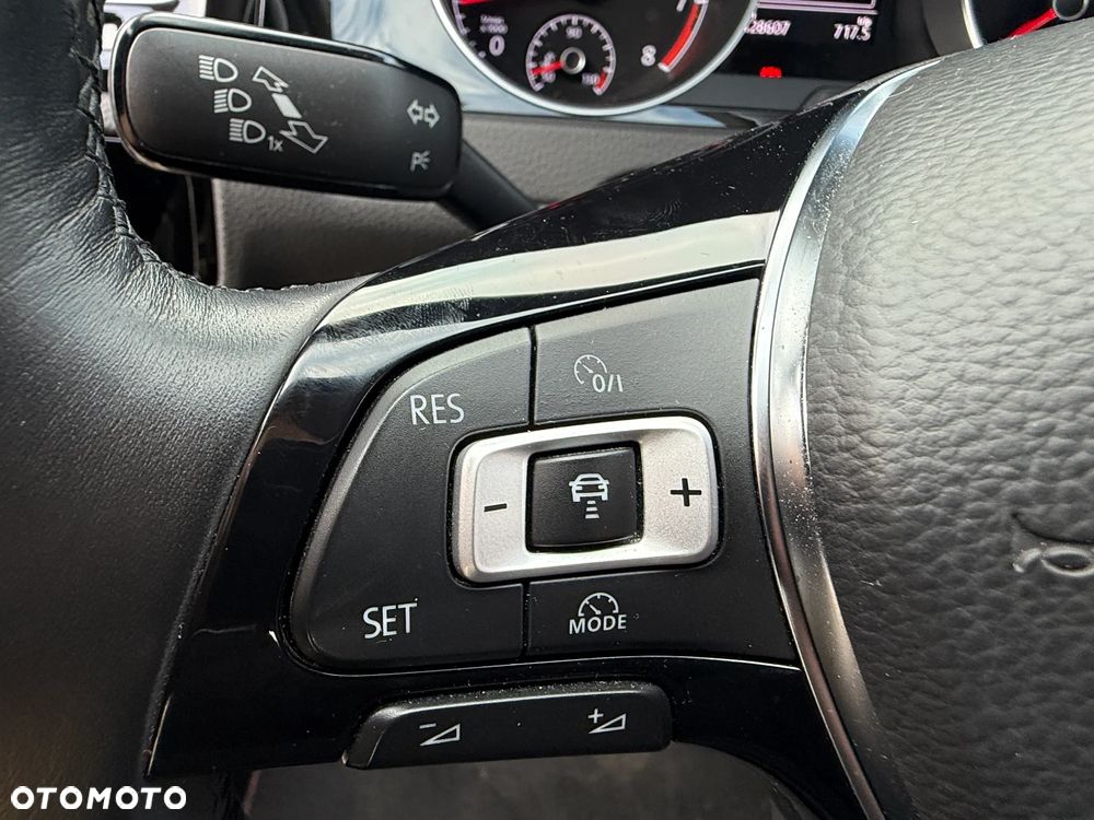 Volkswagen Golf 1.4 TSI Sound - 32