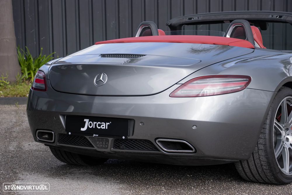 Mercedes-Benz SLS 63 AMG Roadster - 23
