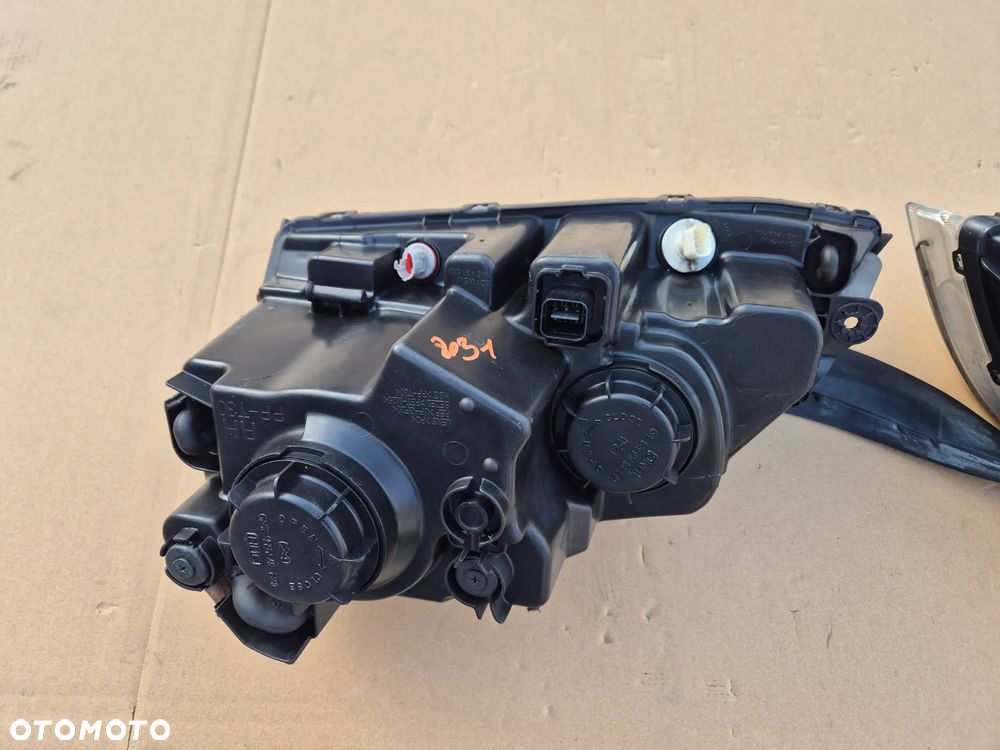 KIA Sorento I komplet lamp.Reflektory.2002-2007 - 10