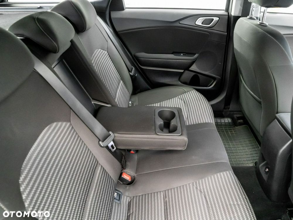 Kia Ceed 1.5 T-GDI M - 25