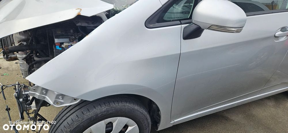 BLOTNIK LEWY PRAWY TOYOTA VERSO S  2011-2015  1F7 - 1