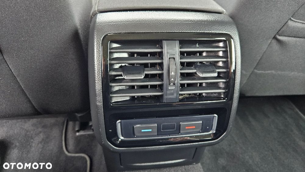 Volkswagen Passat 2.0 TDI BMT Comfortline - 22