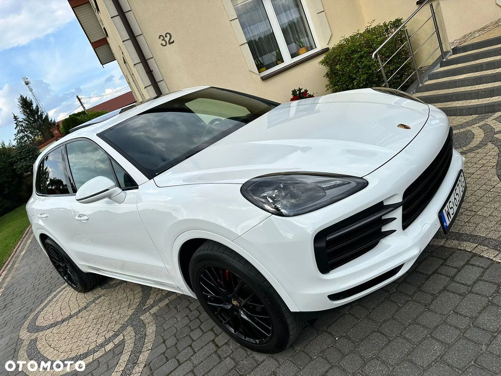 Porsche Cayenne - 4