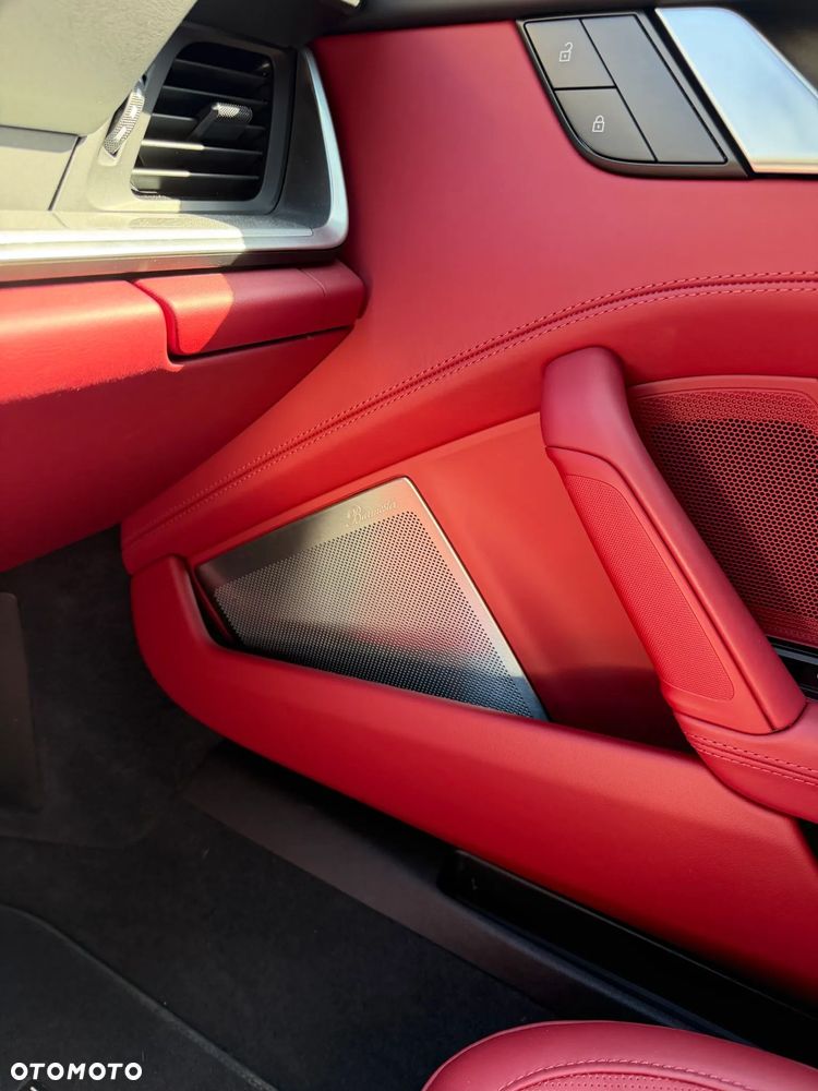 Porsche 911 Carrera - 11