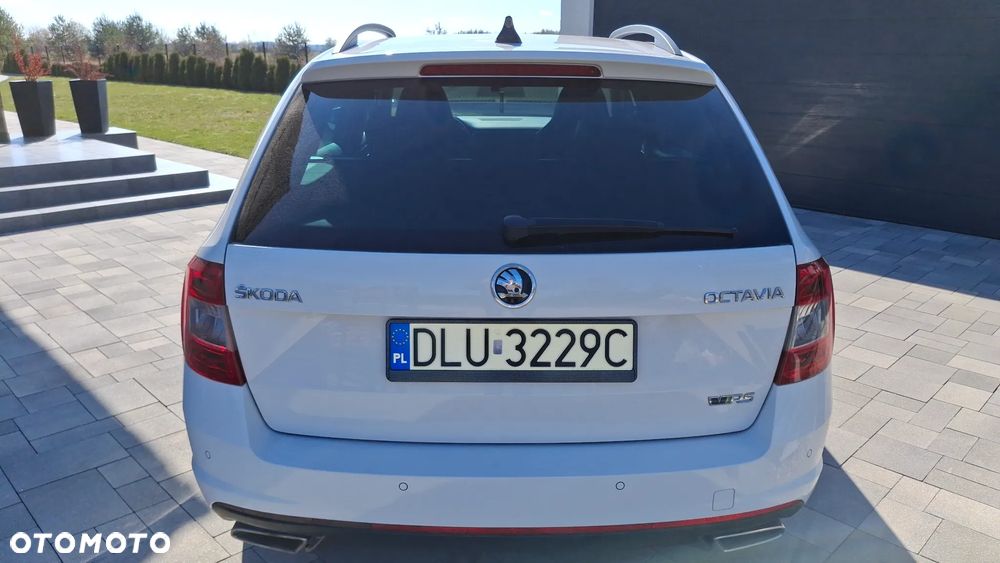 Skoda Octavia 2.0 TDI DSG RS - 8