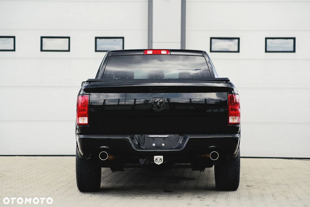 Dodge RAM - 12