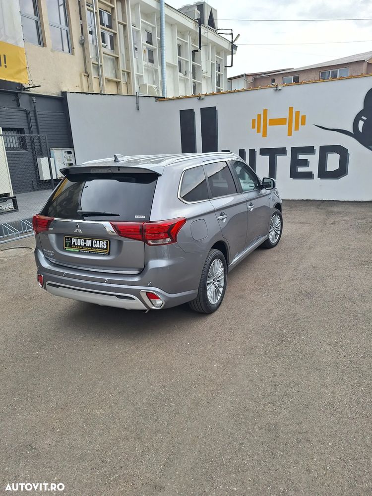 Mitsubishi Outlander 2.4 4WD Diamant+ - 10