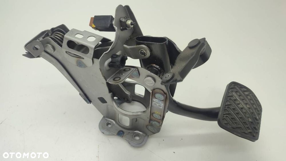 PEDAŁ HAMULCA INFINITI Q50 EUROPA AUTOMAT - 2