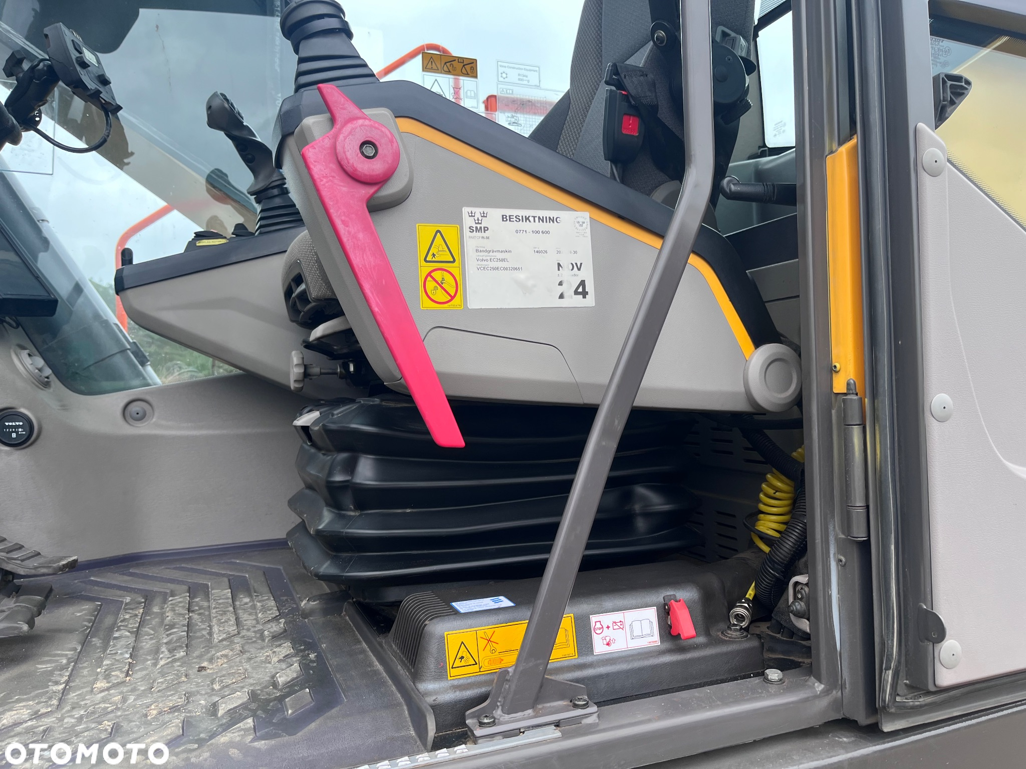 Volvo EC250EL - 32