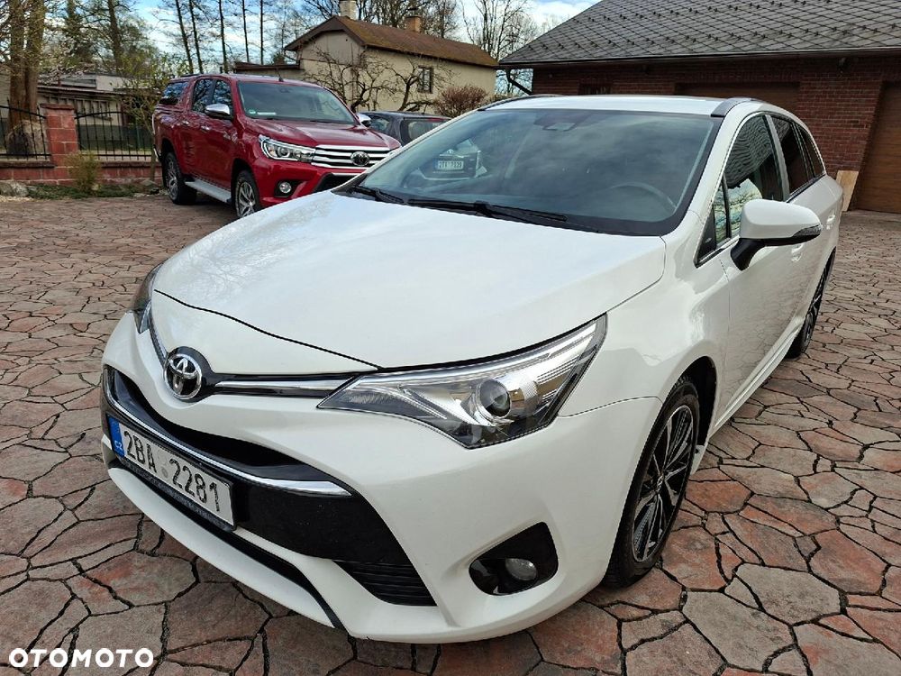 Toyota Avensis 2.0 D-4D Selection - 8