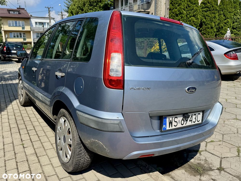 Ford Fusion - 4