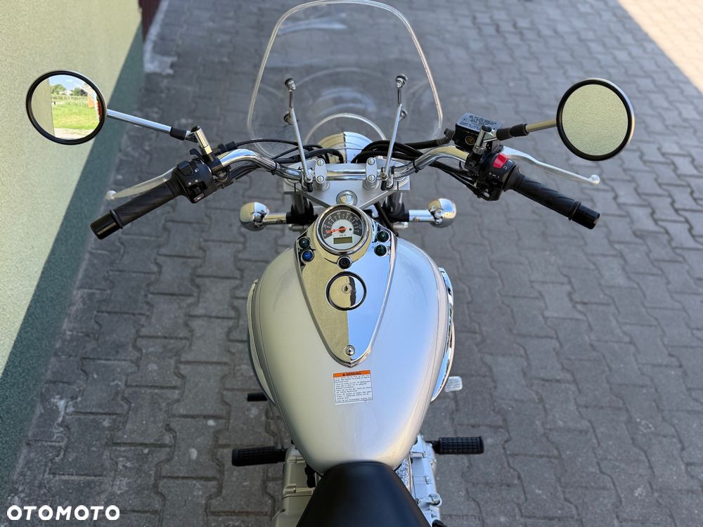 Suzuki Intruder - 19