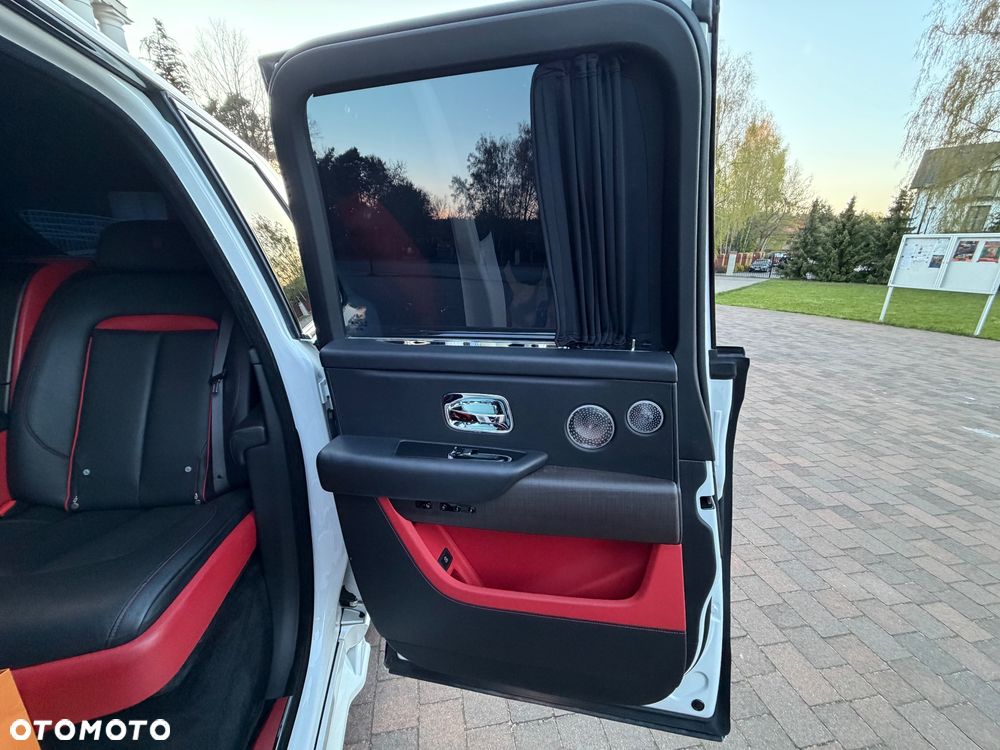 Rolls-Royce Cullinan - 25