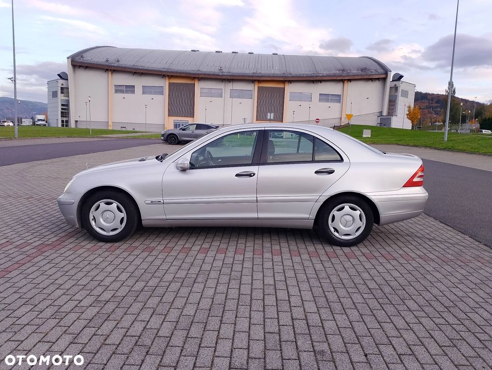 Mercedes-Benz Klasa C 180 Kompressor Classic - 4