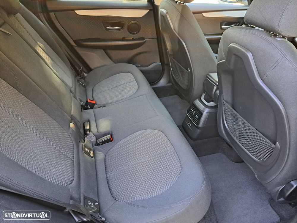 BMW 225xe Active Tourer - 14