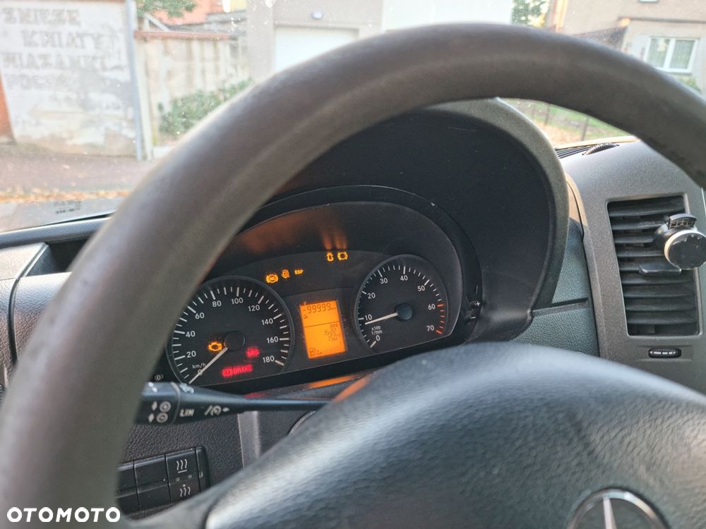 Mercedes-Benz Sprinter - 12