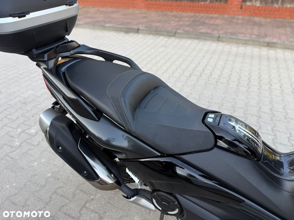 Yamaha Tmax - 11