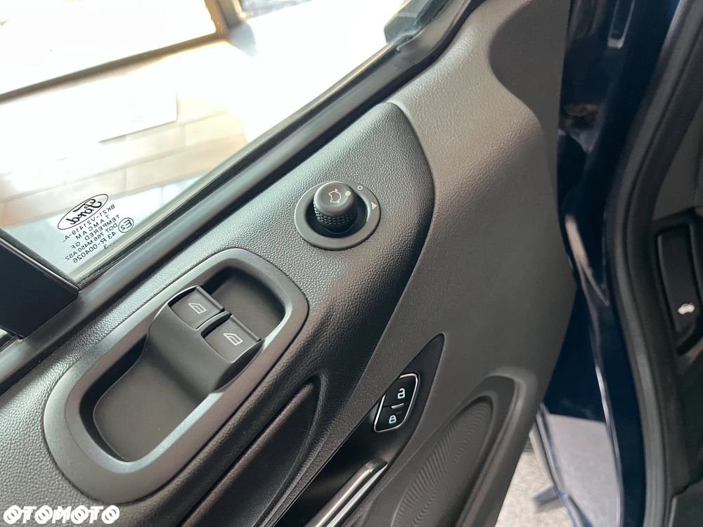 Ford Transit Custom Kombi 320 L2H1 Trend - 21