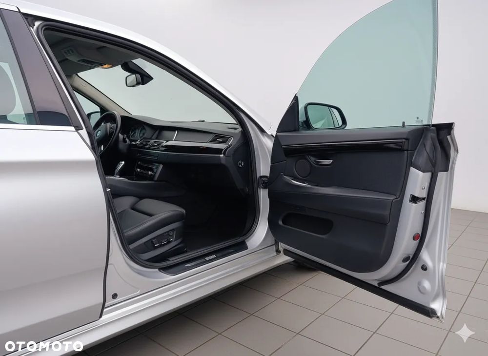 BMW 5GT - 4