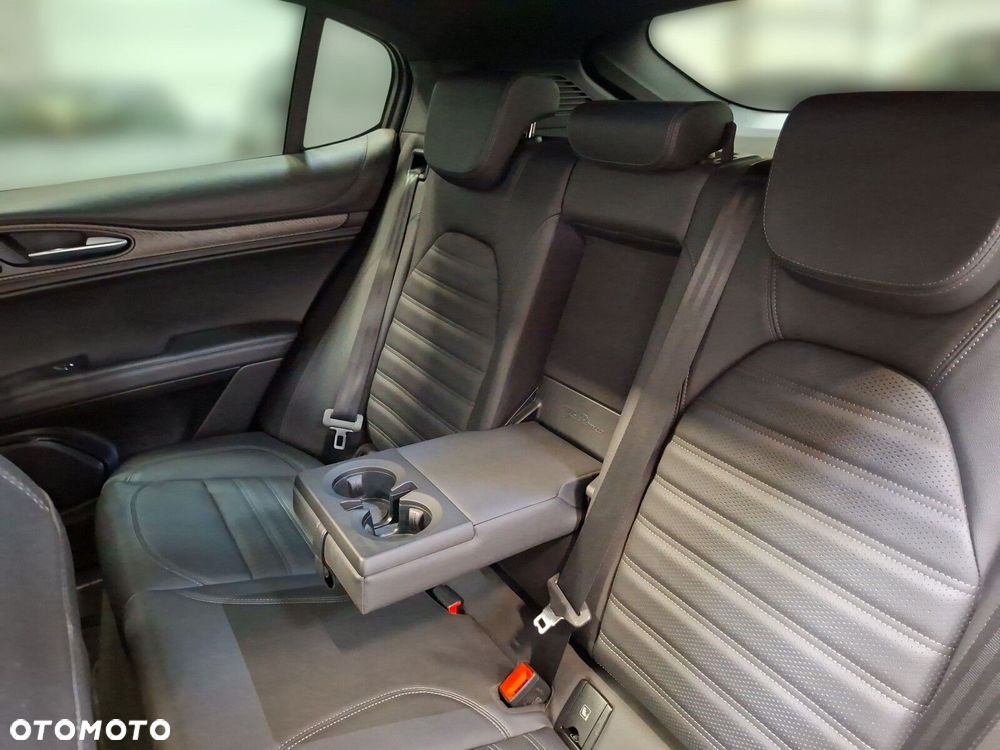 Alfa Romeo Stelvio - 18
