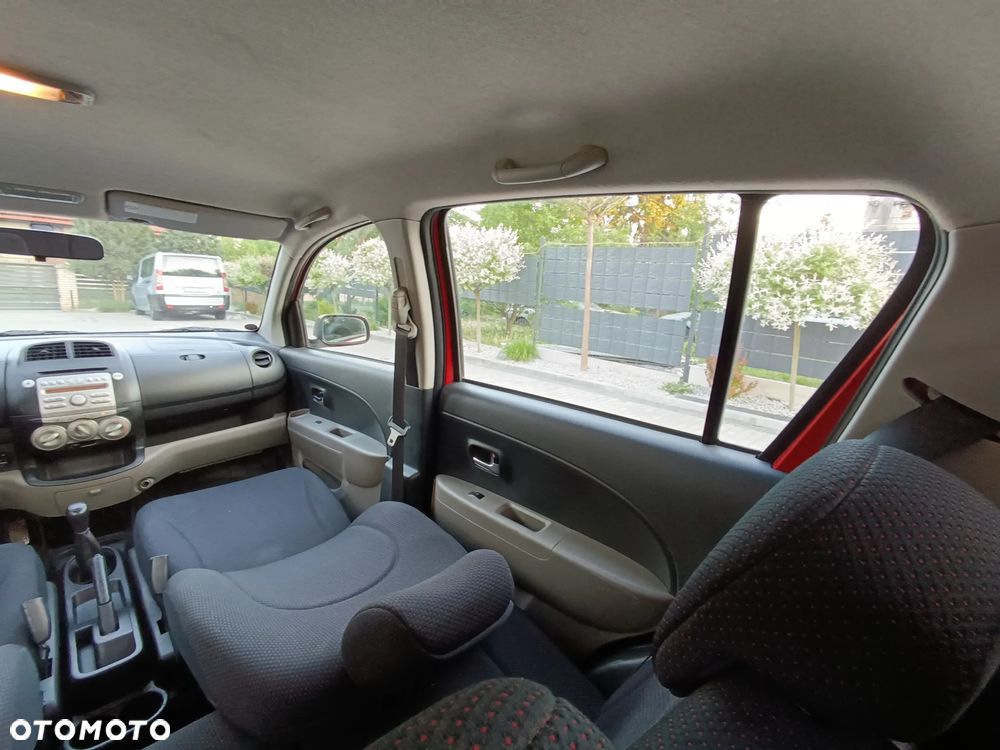 Daihatsu Sirion 1.3 - 23