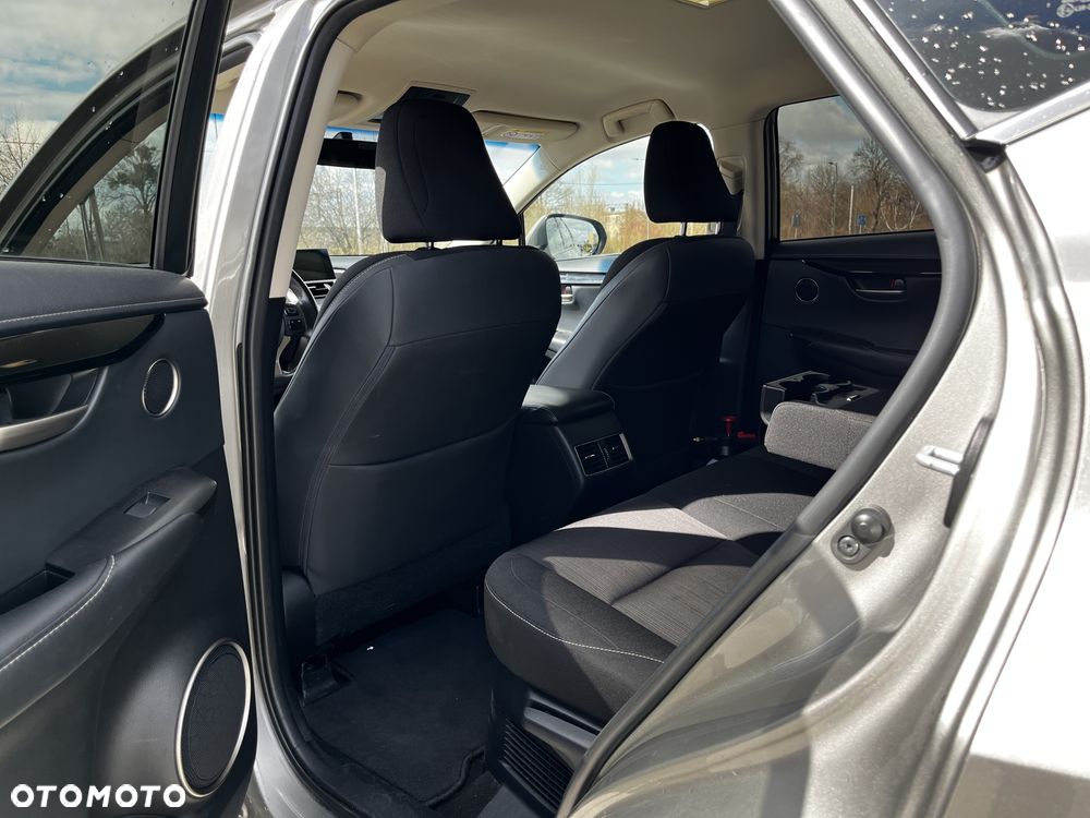 Lexus NX 300h Comfort AWD - 11