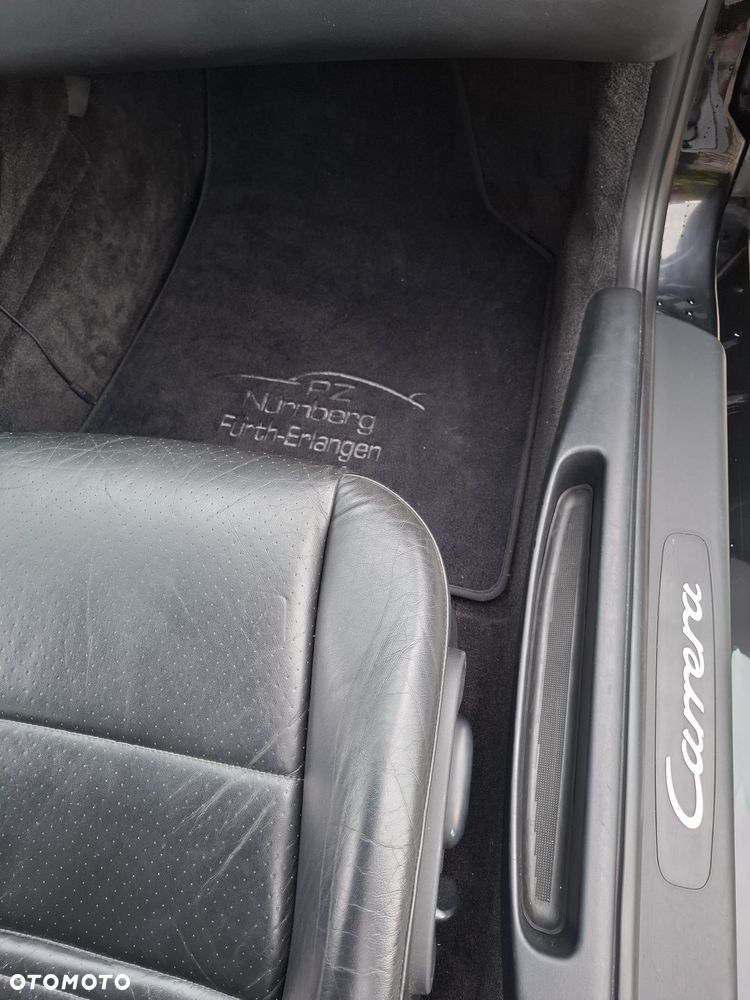 Porsche 911 Carrera - 14