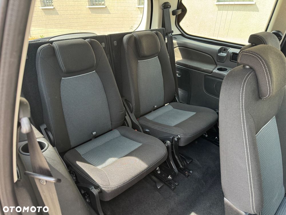 Ford Galaxy - 9