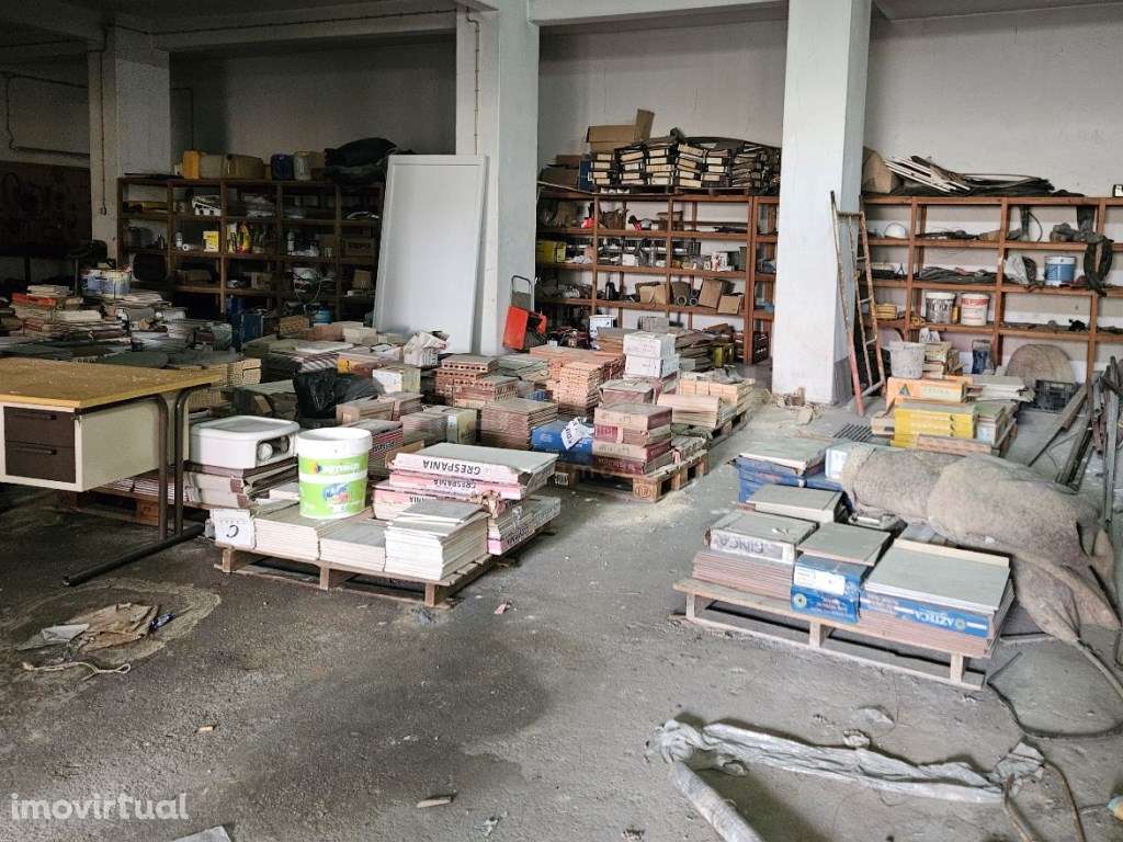 Armazém com área de 441 m2 em Ferragudo, Lagoa - Grande imagem: 4/11