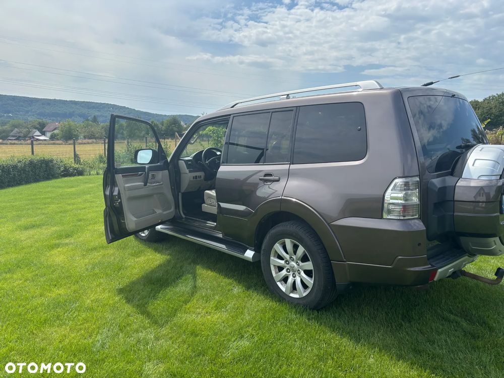 Mitsubishi Pajero 3.2 DID Elegance - 17