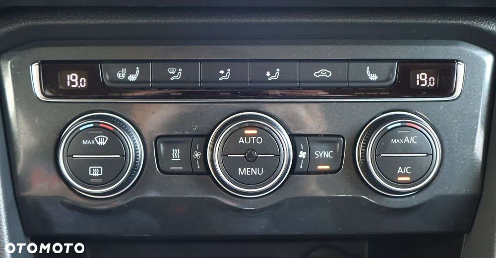 Volkswagen Tiguan - 29