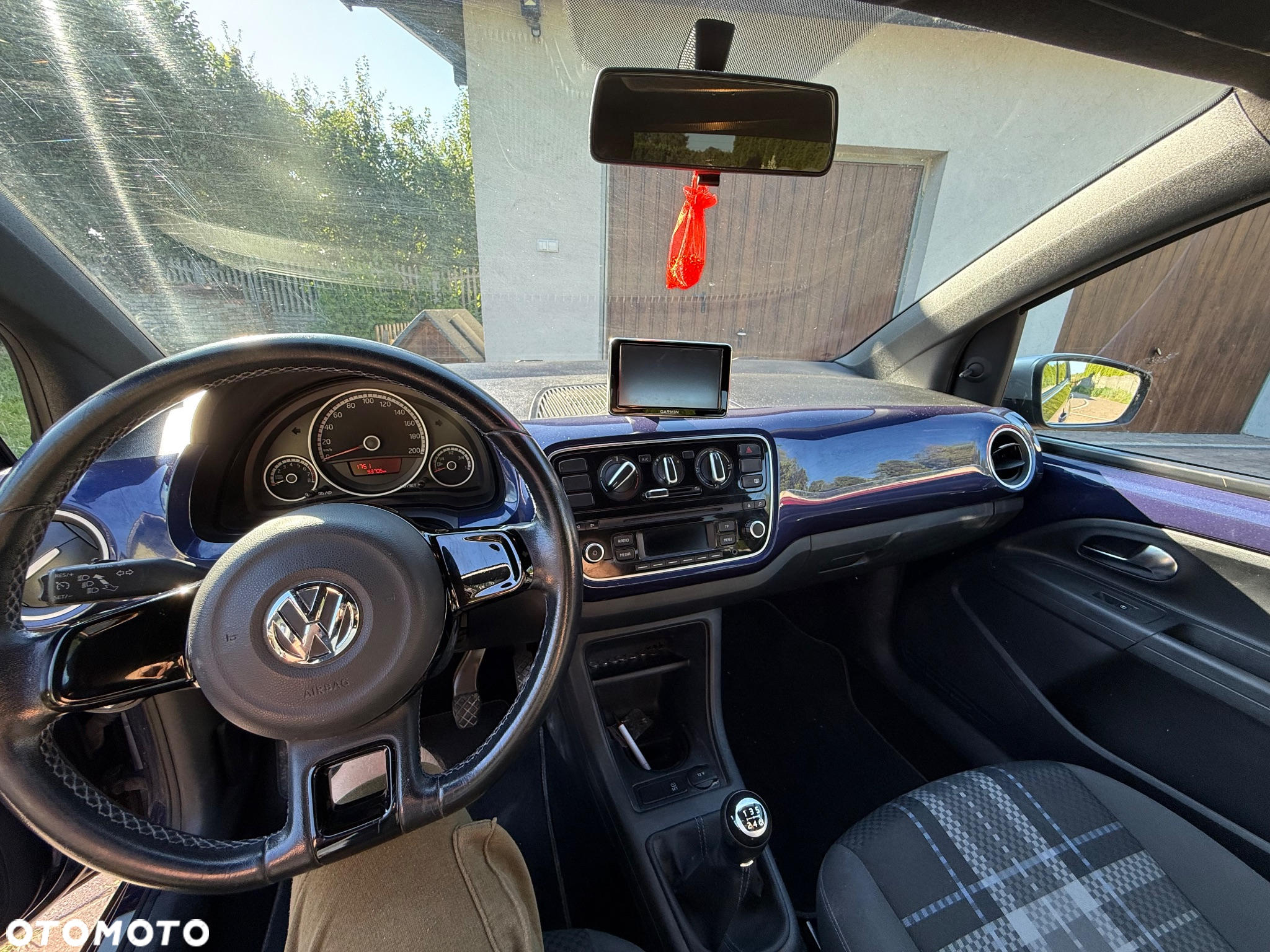Volkswagen up! 1.0 beats - 8
